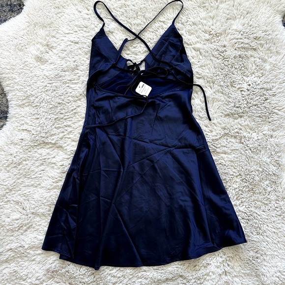 *NWT* Fashion Nova Blue Satin Dress Set Size Medium - Picture 9 of 10